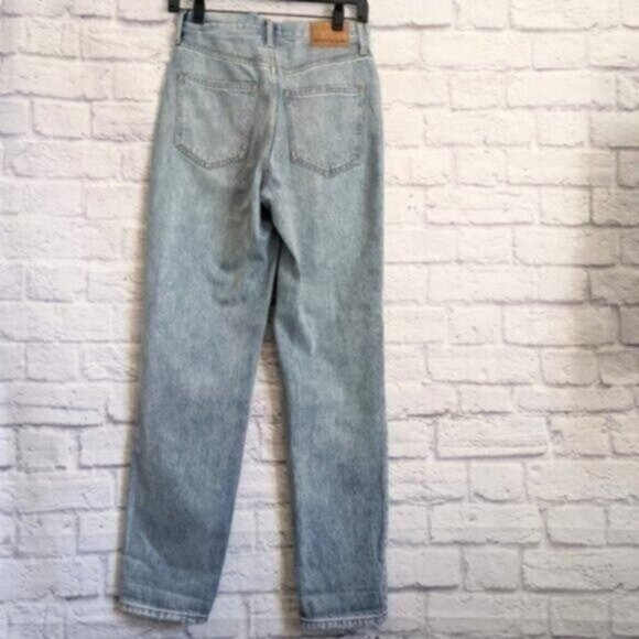 Aritzia High Rise Loose Boyfriend Jeans 25 Light Blue Wash Denim Forum Retro - Picture 5 of 9